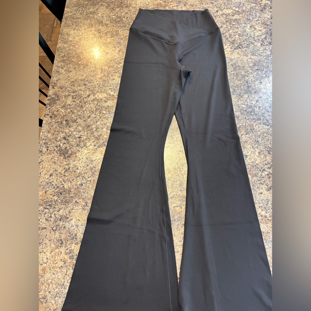 Aerie Offline Black Flared Leggings (L)